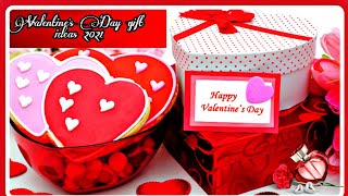 Valentine's Day gift ideas 2021/Valentine's gifts for him/her/Valentine's day gifts shopping vlog