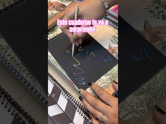 Vídeo relacionado con LISCIANI - MONSTER HIGH - Cuaderno de Dibujos para Rascar Monster High - Monster Friend Forever - Para Niños a Partir de 4 Años - 44 Páginas - Lápiz para Rascar Incluido - Multicolor, Oro y Purpurina