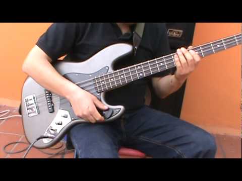 Squier Jazz bass Scn Samarium Noiseless pickups by Fender indonesia