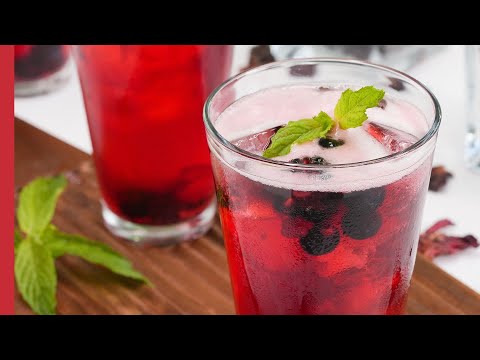 Homemade Very Berry Hibiscus Refresher | Starbucks Copycat Recipe 🥤
