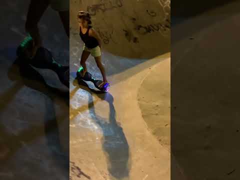 Hoverboard na pista de skate #hoverboard #adrenalina #diversão #shorts #viral