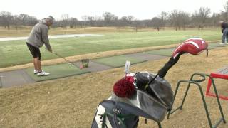 preview picture of video 'Warm Weather Opens Up City Golf Courses'
