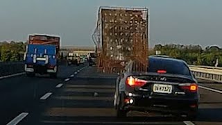 【肇逃影片】我前面閃得快，我就沒那麼幸運了（2025.11.05 國道一號301.6公里處