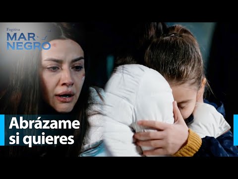 La familia Kaleli apoyó a Nefes excepto a Saniye - Mar Negro Capítulo 18 | Fugitiva