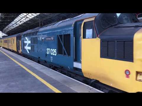 37025 and 37421 departing Preston Station with 1Q32