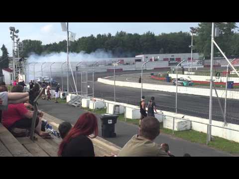 Brad Carlton vs Francis Tassé Formula Drift Canada Autodrome St-Eustache