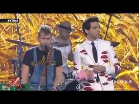 X Factor : Iron Mais cantano Sei un mito ( Max Pezzali / 883 ) Live