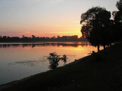 "KHYUM MEN THURN JEUR THAE" by Sinn Sisamouth-196x