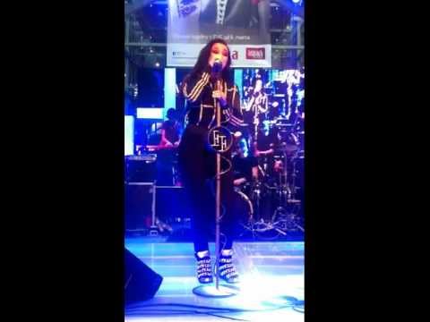 Ewa Farna - Toužím - Bratislava 23.03.2013