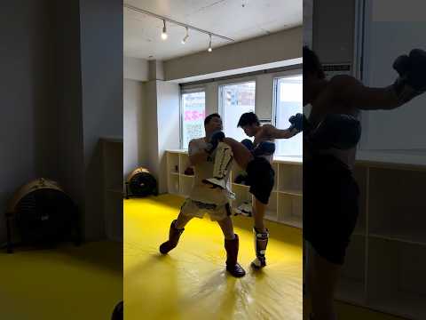 Avoid jab and High knee kick！🦵#キックボクシング #karate #muaythai #k1#kickboxing#sparring #technique
