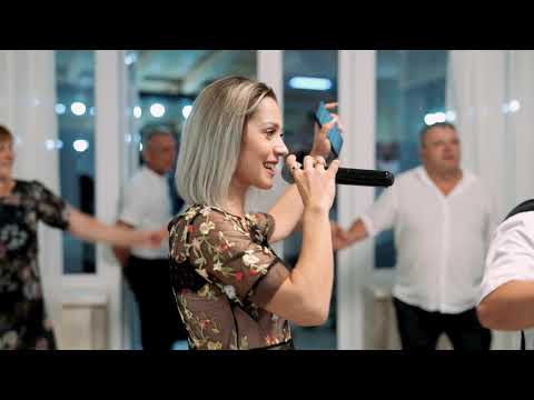 Dansuri superbe de la Crihana Veche cu formația Hora Prutului