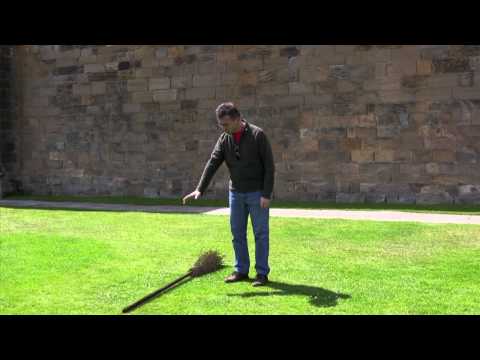 Harry Potter: first broomstick flight lesson for muggles (epic fail)
