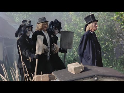 worzel gummidge s04e04 - "the jumbly sale" (worzel asks for death on the compost heap)