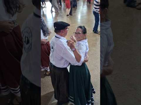 nos idosos de Rio Bonito do Iguaçu no Paraná.Brasil #shotrs #baile #dancarinos #dança #dance#dancina