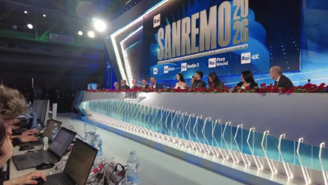 Conti scherza in conferenza stampa: Mi sono messo in terrazza per ravvivare il colore della pelle