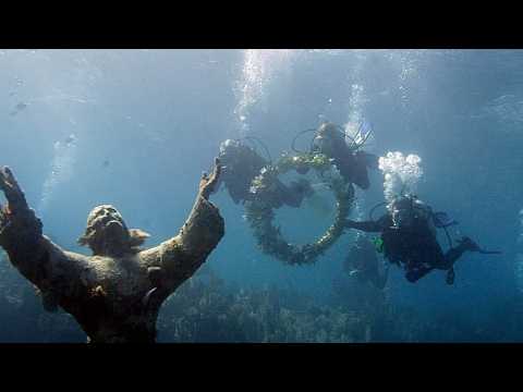 Video Thumbnail: Divers restore Italy's Christ of the Abyss monument