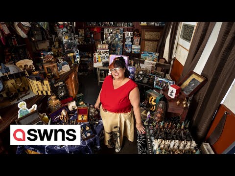 Woman obtains world's largest Harry Potter collection - with over 6,000 items | SWNS