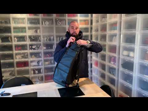 Unboxing : Jon Olsson douchebags Backpack The Hugger 30L Jay Alvarrez Edition
