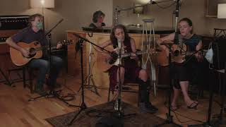 Suzzy Roche &amp; Lucy Wainwright Roche - I Think I Am a Soul