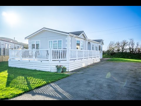 5 Foel Fach, Stunning Private chalet with Sea Views