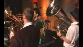 Mono & Nikitaman ft. Fanfara Kalashnikov - Von Osten nach Westen