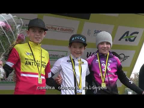 5342 Bij de dertienjarigen (U14) veroverde Emiel Osaer de Vlaamse Cyclocrosstitel./FPEO-CM