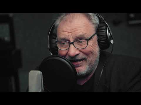 Andrzej Grabowski czyta fragment swojej autobiografii