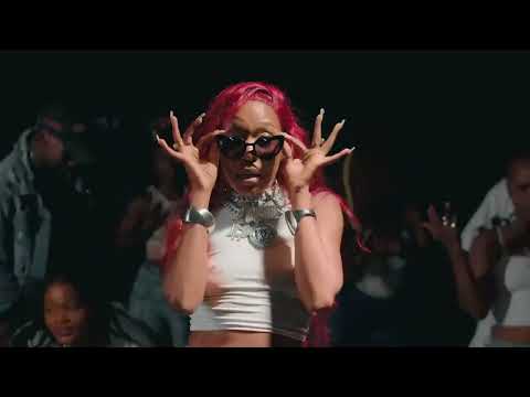 Fata - Karole Kasita [Official Video]