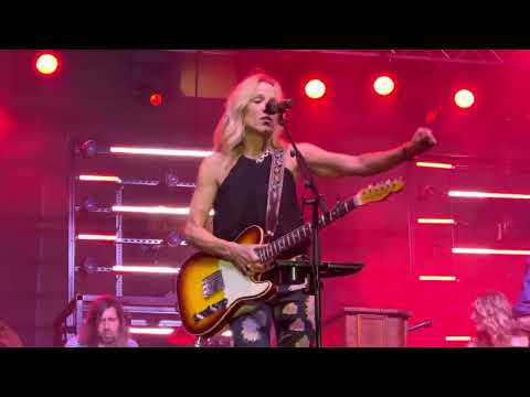 Sheryl Crow — Real Gone LIVE @ Live on the Green in Nashville, TN (09/01/2022)