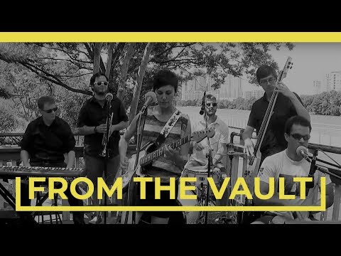 GINA CHAVEZ - SIETE D [BALCONY]