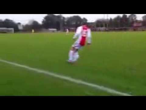 Gol Ezra Walian ke gawang FC Twente A1