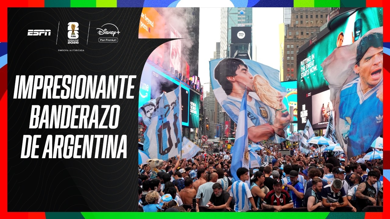 ¡MULTITUDINARIO BANDERAZO DE ARGENTINA EN LA PREVIA A JUGAR ANTE ESPAÑA LA FINAL DEL MUNDO!