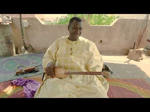 Bassekou Kouyate on "Fox Chase"