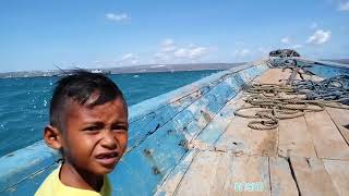 preview picture of video 'Penyebrangan dari pulau semau ke kota kupang'