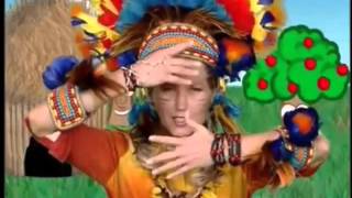Xuxa canta &quot;Brincar de índio&quot;em vários momentos