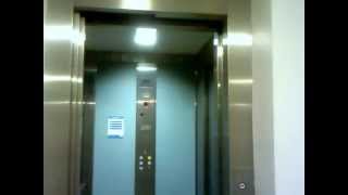 preview picture of video 'Carlton lift at Frome leisure Center (Retake)'