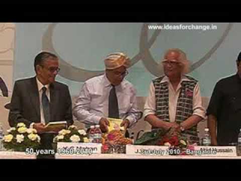 Dr. Abid Hussain, Former Chairman IIM-Bangalore & Former Member Planning Commission; Shri Oscar Fernandes, MP, Former Union Minister for Labour and Employment felicitate Prof. J. Philip, President & Director Emeritus XIME Bangalore & Former Director IIM-B