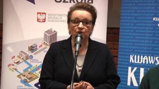 Minister Edukacji Anna Zalewska we Włocławku. Wideo z briefingu prasowego