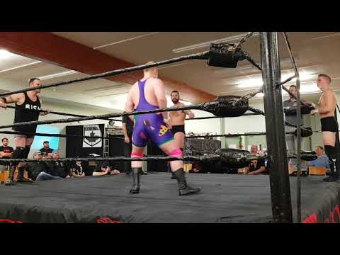 Fergie and Toni Baroni having a Dance Off!!!!