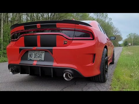 Fast!! 21 Scat Pack 0-60 with Mickey Thompson 305s!