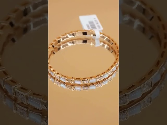 سوار مرصع بالألماس المرصوف