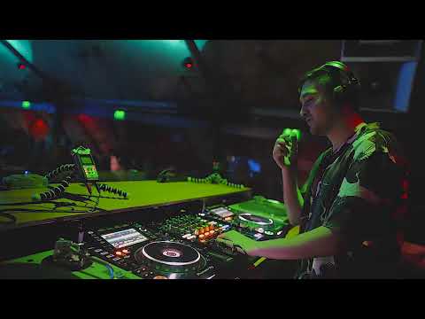 Fran Bortolossi @ Warung Beach Club, Brazi 2018 /  How Them Started