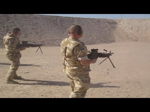 British Soldiers Test the FN Minimi LMG | Operation Telic 7 Iraq Combat Trials