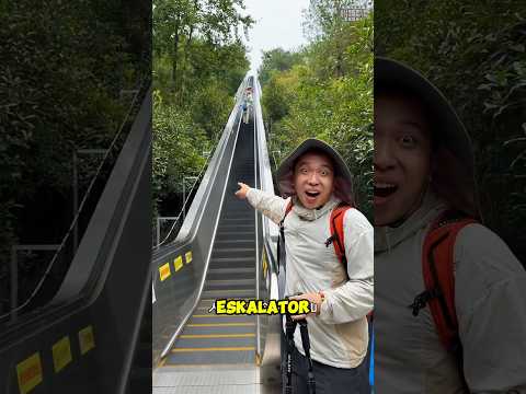 Diajak Hiking Tapi Pake Eskalator 😂