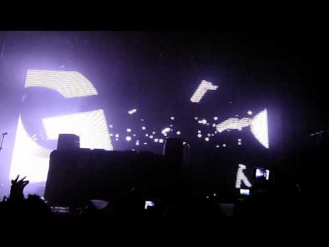 Gareth Emery - Arrival (Ashley Wallbridge Intro Mix) intro @ Northern Lights Concert L.A. (1 of 45)