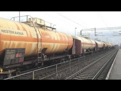 [VR Transpoint] Class Sr1 electric pulls a short freight train nr. T3109 (Sld → Tpet) passes Ainola.