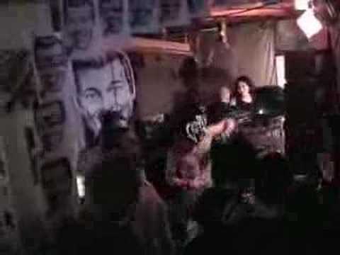 Leevil live @ Foundry 2004