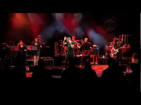 CHIPPER sings "LOVE GROUND" Live in Sala Luz De Gas, Barcelona