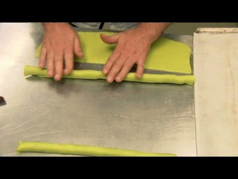 Tilde de Paula Eby berättar dammsugarens historia - Hela Sverige Bakar (TV4)