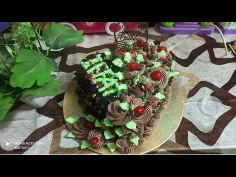 how to decorate a chocolate cake beautifully with cherry toppings